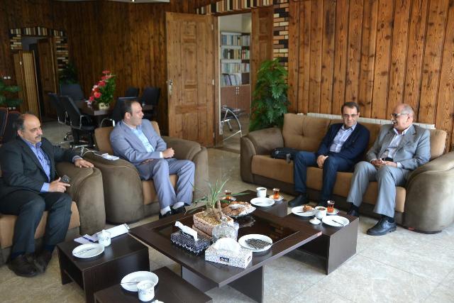 ديدار دوستانه هيئت مديره بيمارستان ميلاد با شهردار لاهيجان 